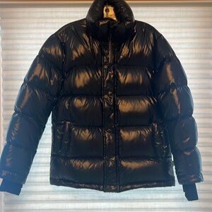 Aritzia Super Puff High Gloss Black XS